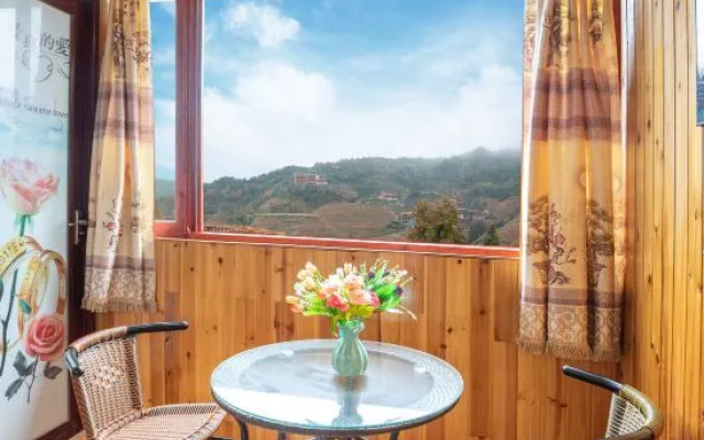 Longji Terrace Yunshang Cabin (Jinfodingguan Attractions Shop)