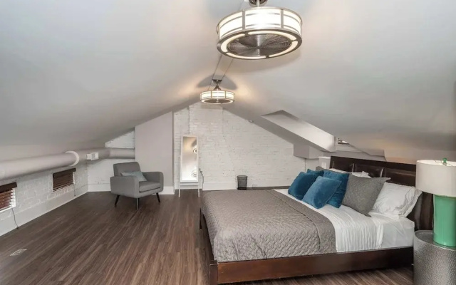 Heart of Mainstrasse Apt 4