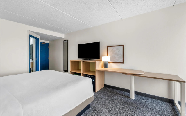 Spark by Hilton Green Bay