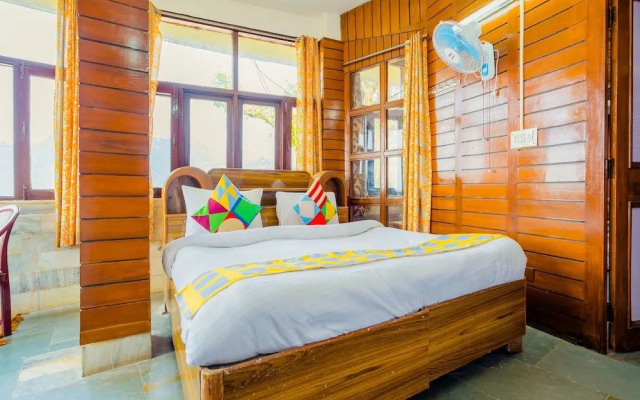 OYO 13693 Home Royal Wood 3BHK Mall Road
