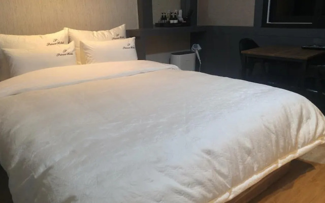 Prince Hotel
