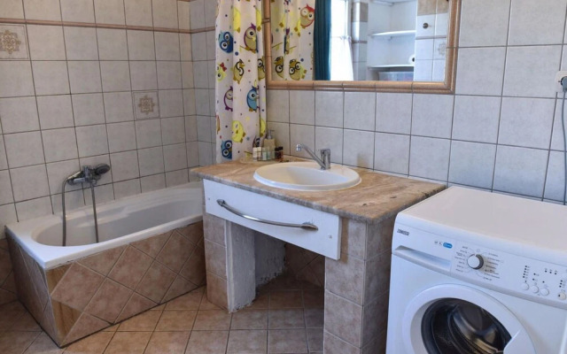 Sarakina Apartment 50m From The Beach