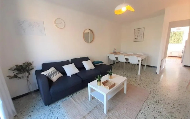 BEAUX APPARTEMENTS 65m2 AVEC ESPACES EXTERIEURS PARKINGS PROCHE PLAGE