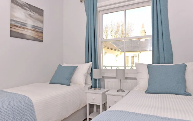 Silverdale Mews