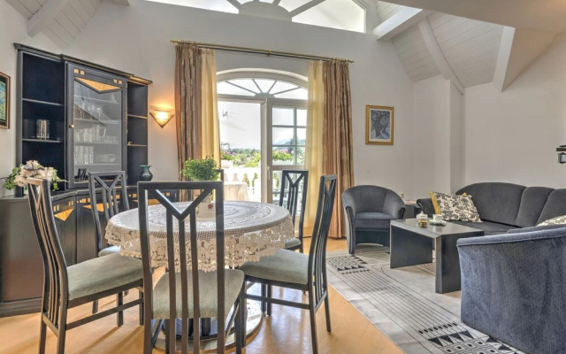 Plush Apartment in St. Kanzian am Klopeinersee with Sauna