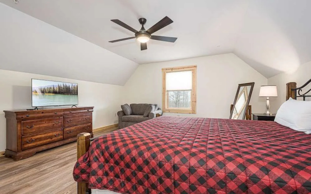 John's Place by Taylor Made Deep Creek