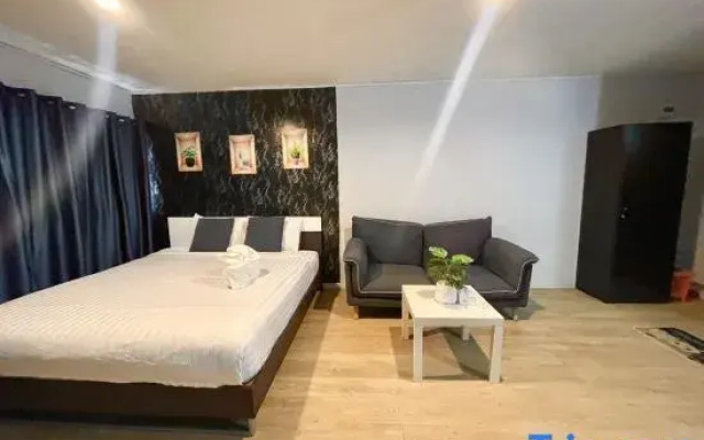 Impact Muang Thong Popular Condo C5 by Mr.Add