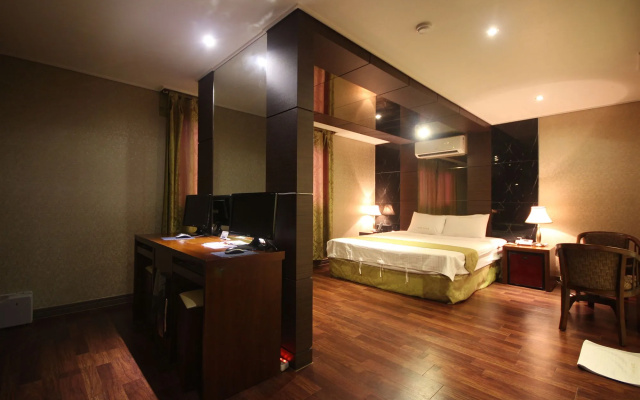 Sono Hotel