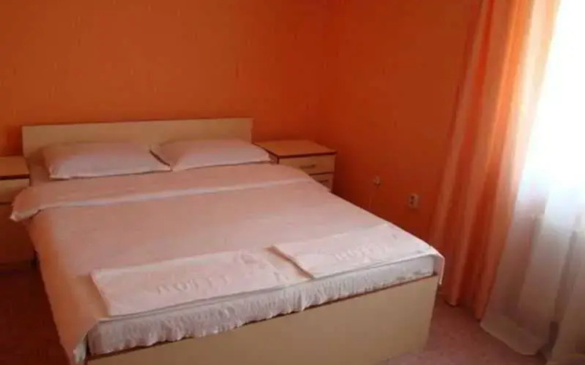 Ada Hotel