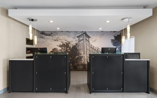 La Quinta Inn & Suites by Wyndham Fayetteville