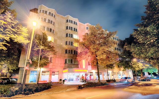 Leonardo Hotel Düsseldorf City Center вид на фасад