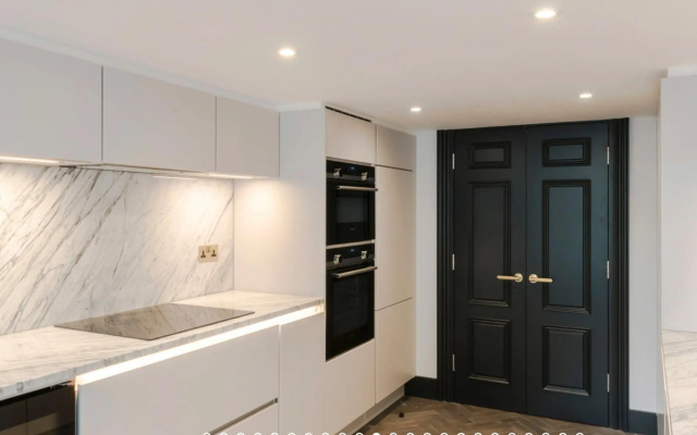 The Bengal Tiger: 2bd apt rich with character