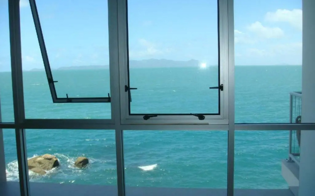 Best at Bright Point Absolute Waterfront 4 bedroom apartment
