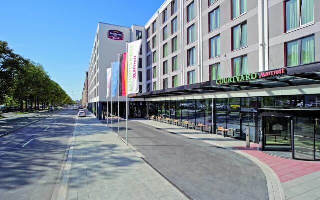 Отель Residence Inn by Marriott Munich City East Германия, Мюнхен - 1 отзыв об отеле, цены и фото номеров - забронировать отель Residence Inn by Marriott Munich City East онлайн вид на фасад