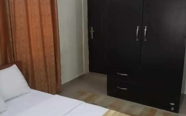 Ajah Apartment & Suites