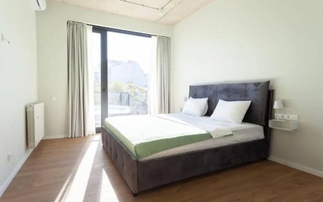 Spacious 3BR Apartment With 2 Balconies in Old Tbilisi