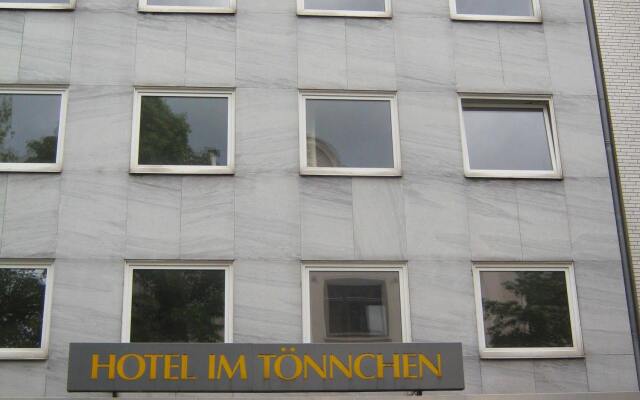 Отель EU Centralhotel Im Tönnchen вид на фасад