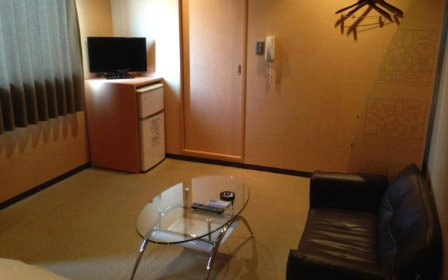 Uehonmachi Plaza Hotel - Adult Only