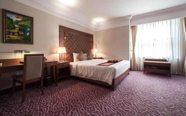 Army Hotel