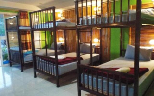 Delight Hostel Ланта вид на фасад