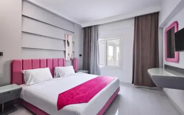 Golden Palace Marina Hotel