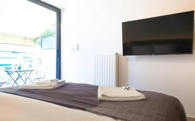TONI'S STUDIO for couples near ACROPOLIS Museum