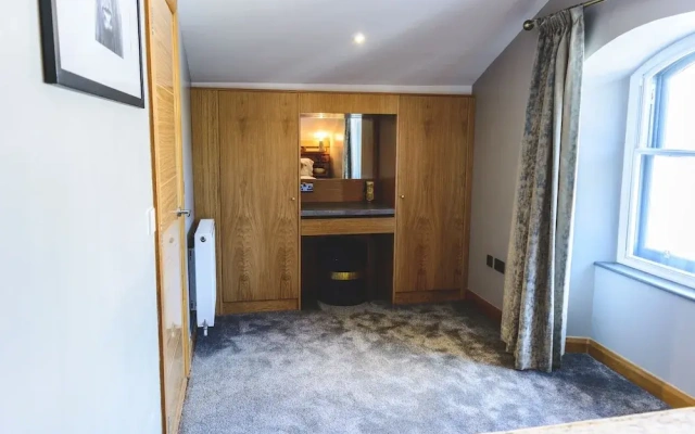Mono Suites