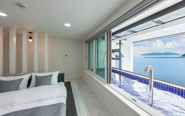 Arco Poolvilla Pension