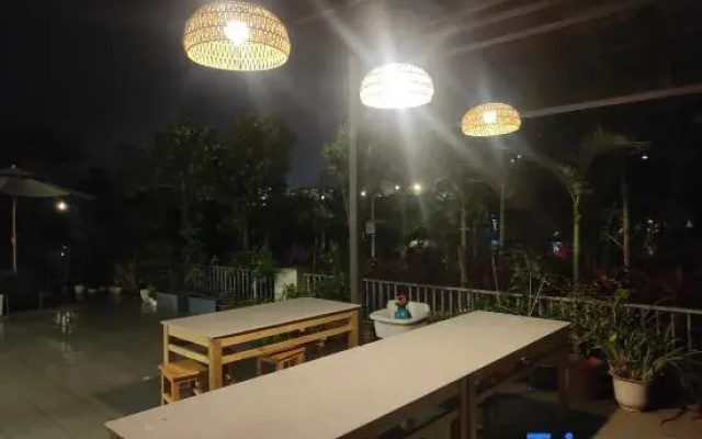 Mangshi Yunbo Shijin Homestay (Mangshi Square)