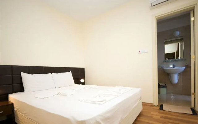 Golden Beach Hotel