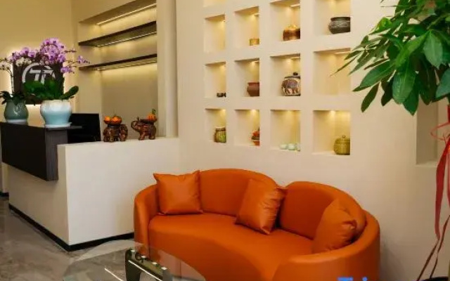 Jinghong Jiutai Hot Spring Hotel