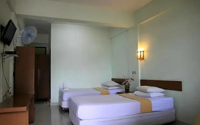 Pandu Lakeside Parapat Hotel