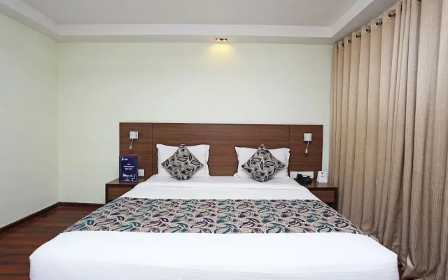 OYO 9580 Hotel Garnet Inn