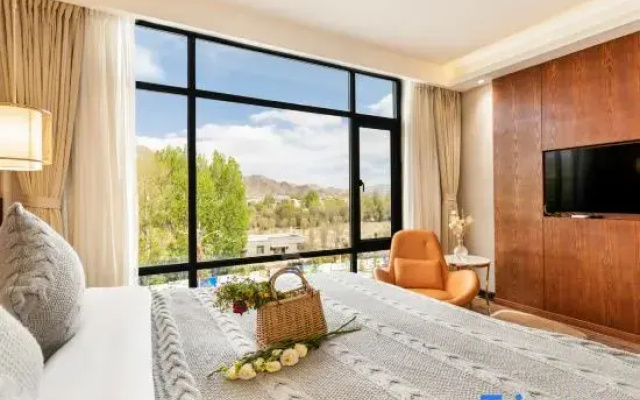 Yongze Lakeside International Hotel