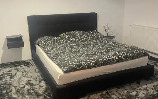 Apartament cu scara interioară