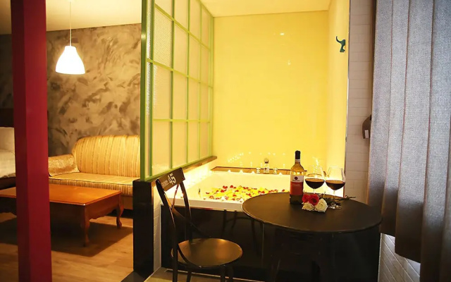 K City Hotel