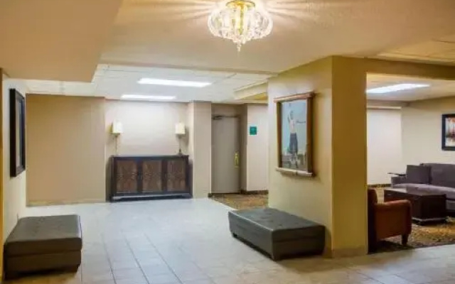 Americinn Hotel & Suites - River Front