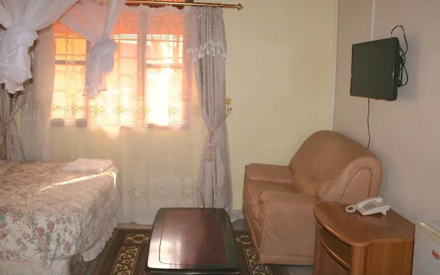 Acacia Hotel