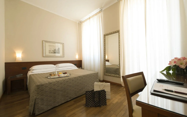 Отель Fenice Milano