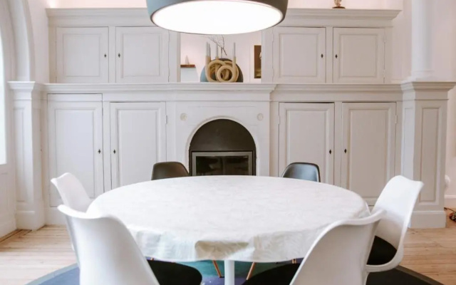 Spacious Belle Epoque House with Free Parking