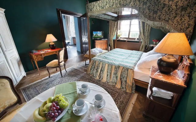 Chateau Loucen Garden Retreat