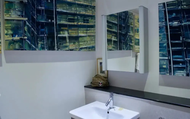 2 Bedroom West End Flat Sleeps 4