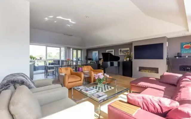 Beautiful Penthouse with terrace