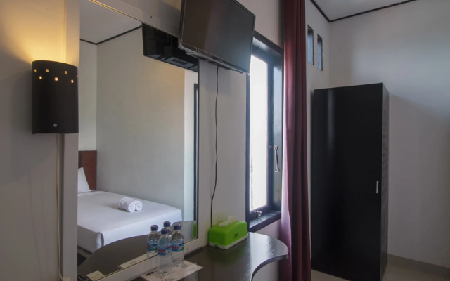 RedDoorz Near Jalan Sudirman Padang