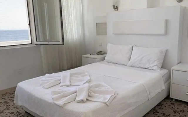 Altınoluk Hotel