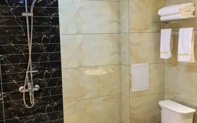 Bai Nian Sheng Shi Hotel