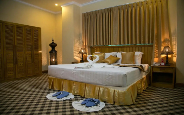 Hotel Golden Land