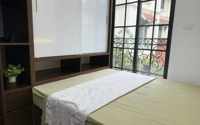 Ly Apartment & Home