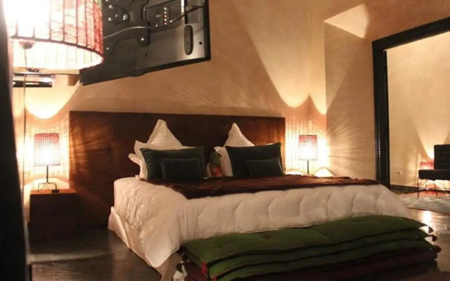 Riad salam 40