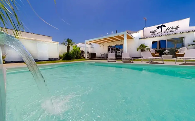 Villa White Luxury Residence